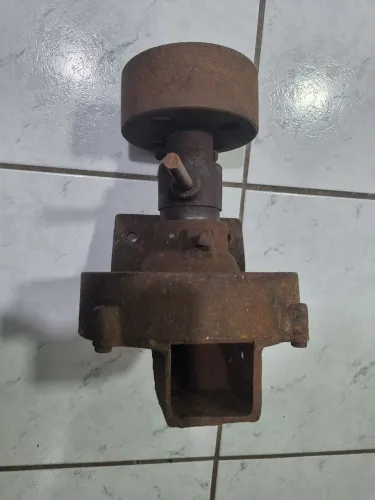 Antigo triturador de grãos 