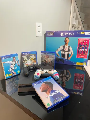 PS4 Slim 500GB + 2 Controles + Até 10 Jogos