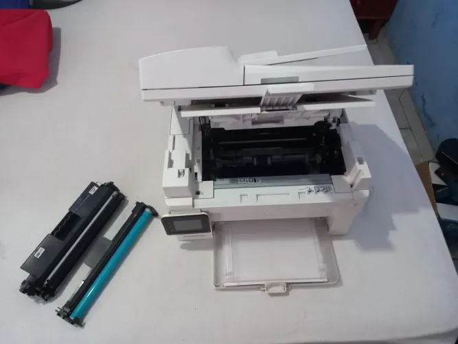 Impressora Multifuncional a Laser - Perfeita para suas necessidades!