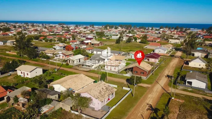 Casa escriturada a poucos metros da praia no Balneário Esplanada
