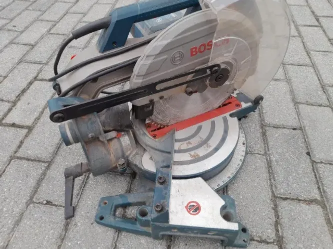 SERRA CIRCULAR MEIA ESQUADRIA BOSCH GCM 10M 220V 1500W