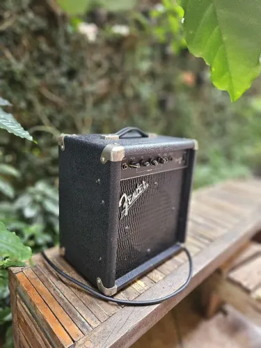 Amplificador Fender Frontman 15b - Bastardos Amp - Excelente estado