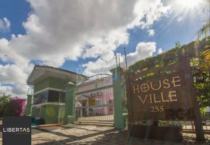 Casa em condomínio no Sarandi de 2d vaga e infra