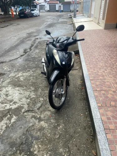 Vendo Honda biz 2013 