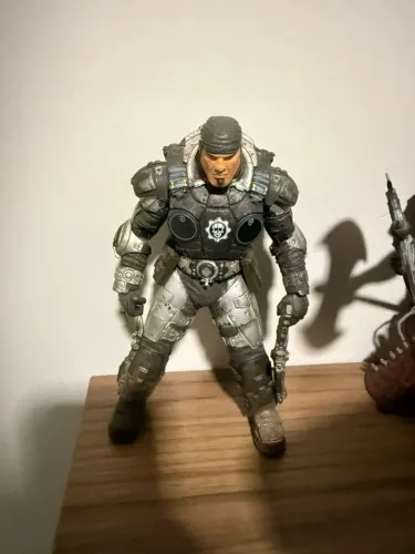 figura/marcus fênix (gears of war) - Neca