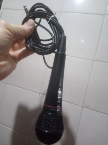 microfone Coby com cabo para amplificador