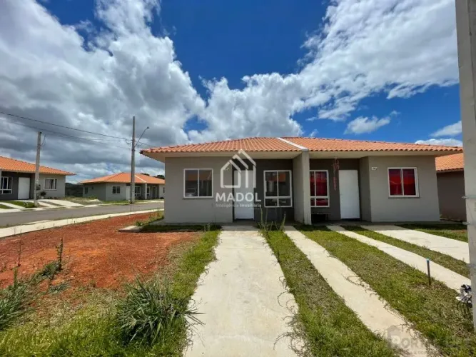 Casa a Venda no bairro Neves