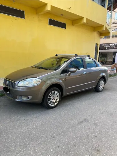 Fiat Linea Essence 1.8 Flex 16V 4P 2012