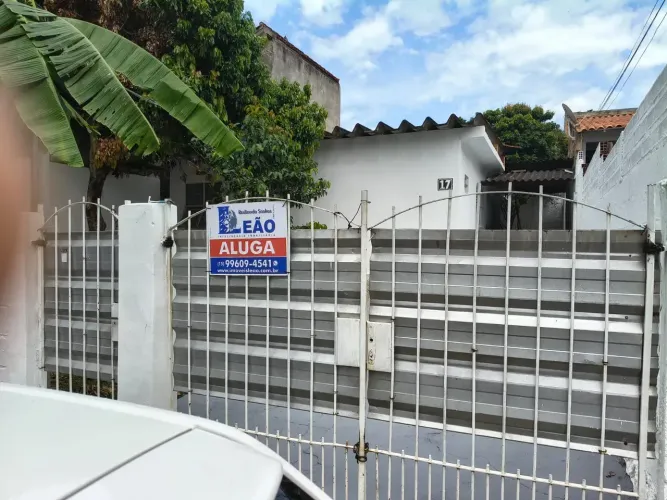 Excelente Casa para aluguel 3 Dorms Ampla àrea nos fudos garagem coberta - Nova Sorocaba -