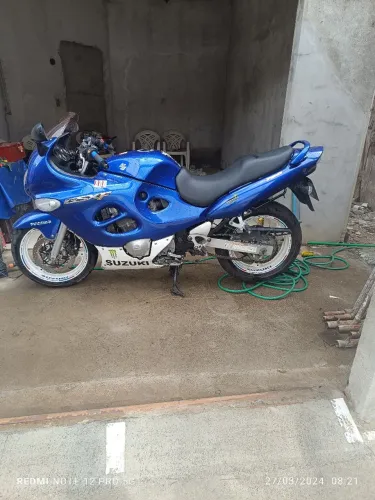 Moto gsxf750