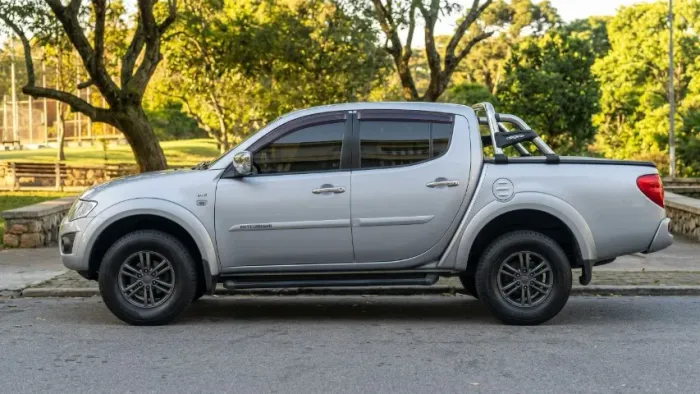 Mitsubishi L200 Triton HPE 3.2 CD TB Int.diesel AUT 2015
