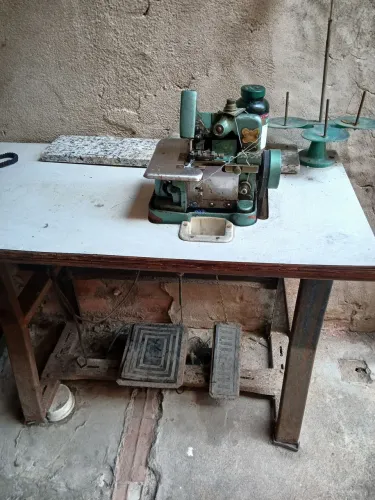 Máquina De Costura Overloque Semi-Industrial Chinesa Verde GN1-6<br>
