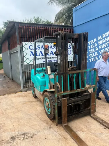 Vendo empilhadeira 