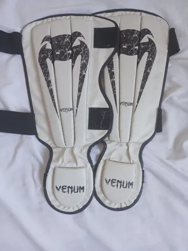 Caneleira muay thai venum