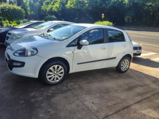 Fiat Punto Attractive Italia 1.4 F.flex 8V 5P 2013