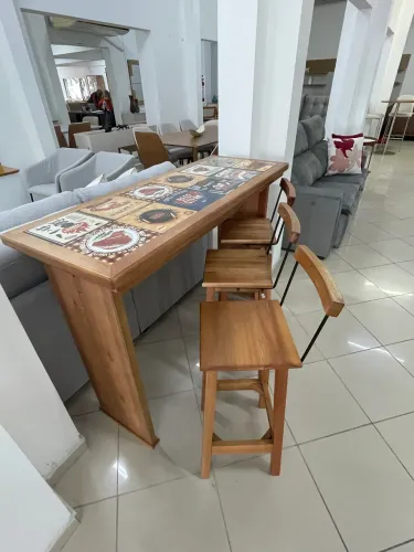 Bistrô com banquetas