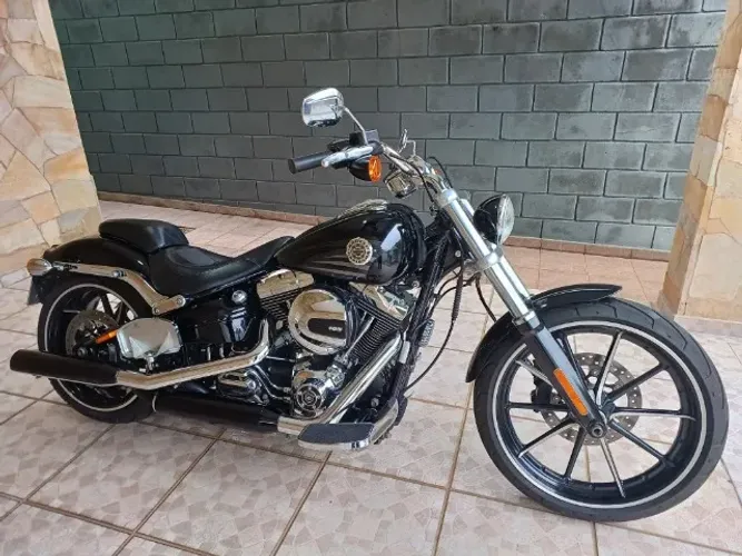 Harley Blackout 103 , apenas 10.800 km