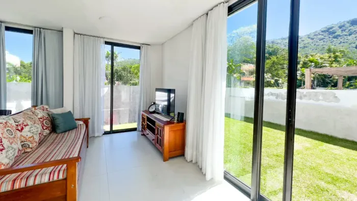Casa em condomínio com 4 suites à venda na Cachoeira do Bom Jesus - Florianópolis - SC