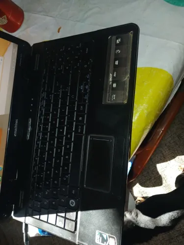 Vendo notebook Acer emachine