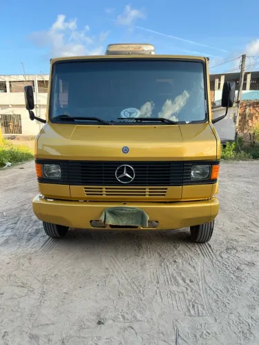 Mercedes 710 plus ano 2009
