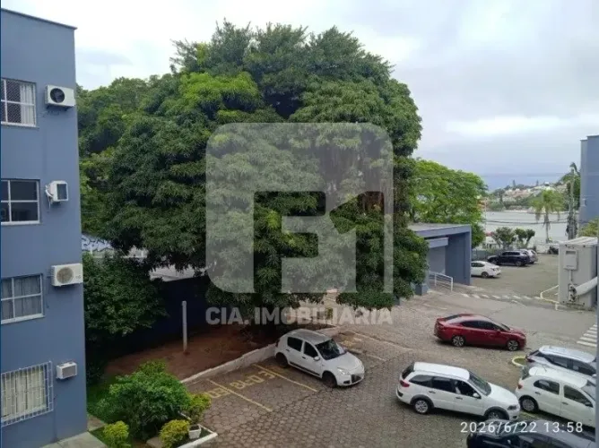 Apartamento de 2 dormitórios à venda em Coqueiros