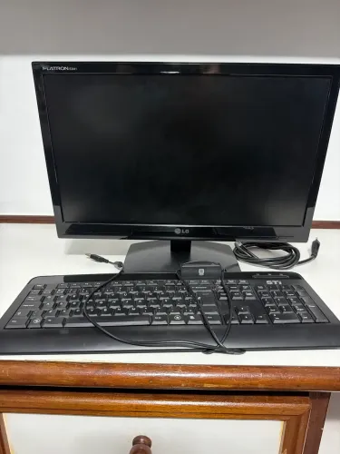 Monitor LG E2041 e Teclado STI ABNT 2