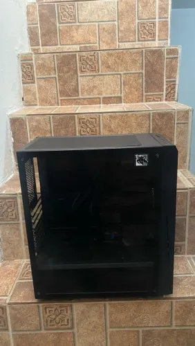 Gabinete PC Akasa Preto com Lateral de Vidro