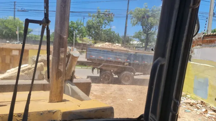 Serv de Demolição,Corte, Nivelamento e Escavação