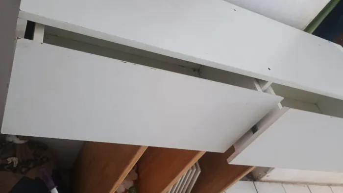 Balcão suspenso para loja ou multiuso