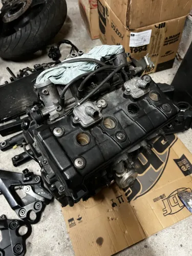 Vendo peças de XJ6 e FALCON