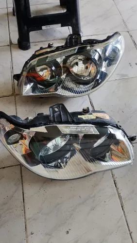 Vendo este par de farol Palio celebration ou Strada