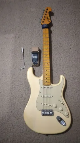 Vendo guitarra elétrica Tagima strato