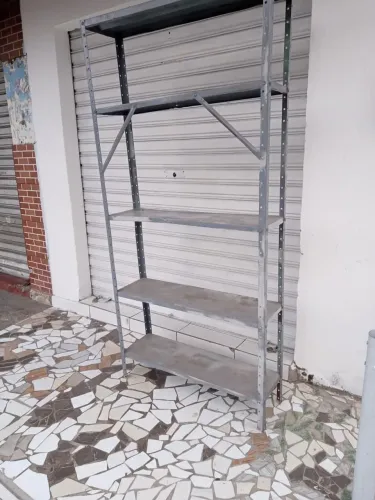 Vendo estante de ferro usada