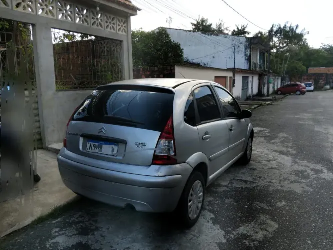 Citroen C3 GLX 1.4/ GLX Sonora 1.4 Flex 8V 5P 2010