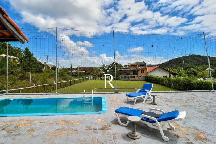 Casa Estilo Sítio para Locação no Bairro Ribeirão da Ilha