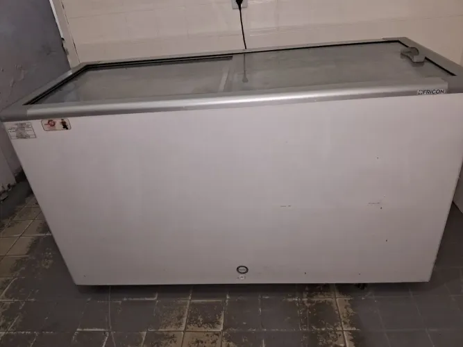 Freezer Tampa Vidro
