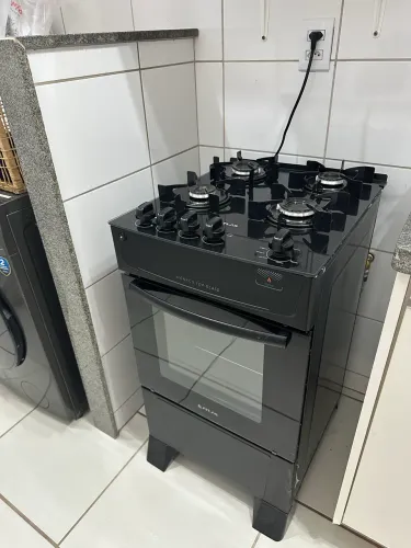 Fogão 4 bocas semi novo