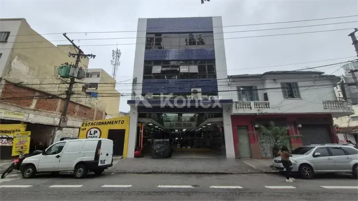 Prédio inteiro à venda com 481 m² em Pari, São Paulo