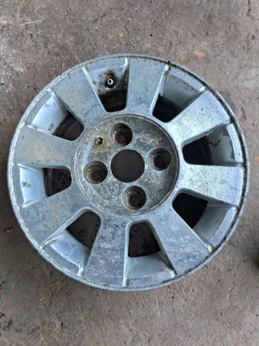 Roda de alumínio, marca: scorro, medida: 13x55, modelo: s143, tenho três unidades