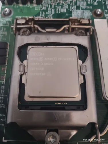 Intel xeon E3 1220v3