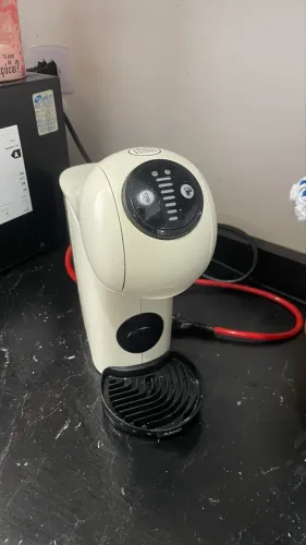 Máquina de café DOLCE GUSTO