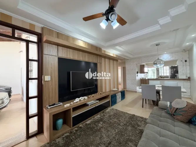 Casa residencial com 3 quartos sendo 1 suíte disponível para locação e venda no bairro Pre