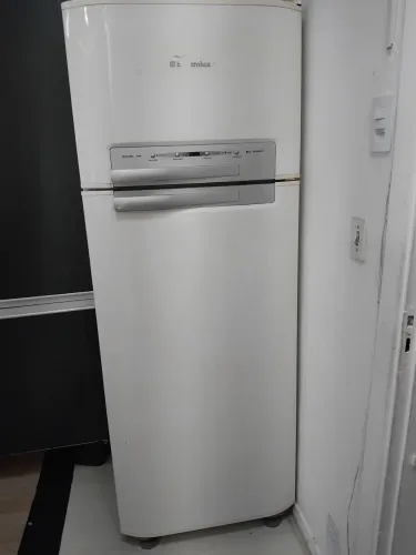 Vendo Geladeira frost free Electrolux