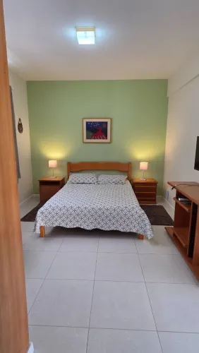 Alugo quarto/suite em Sambaqui