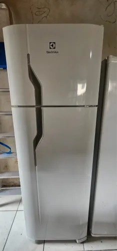 Geladeira Electrolux DC35A 2 Portas 260L