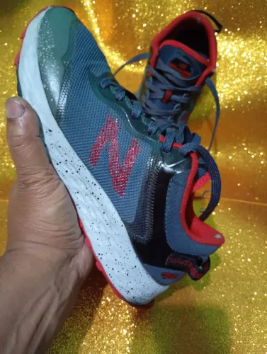 Tenis New Balance Arish Trail - Masculino, tamanho 41/42, indicado para corridas e trilha