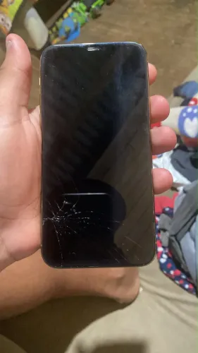iPhone 11 Pro dourado