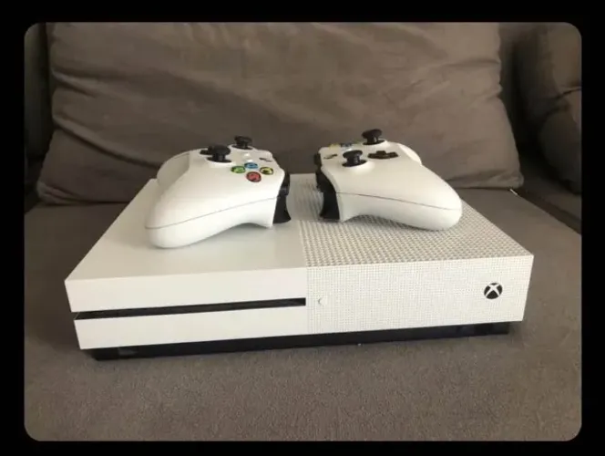 XBOX ONE S - 1TB