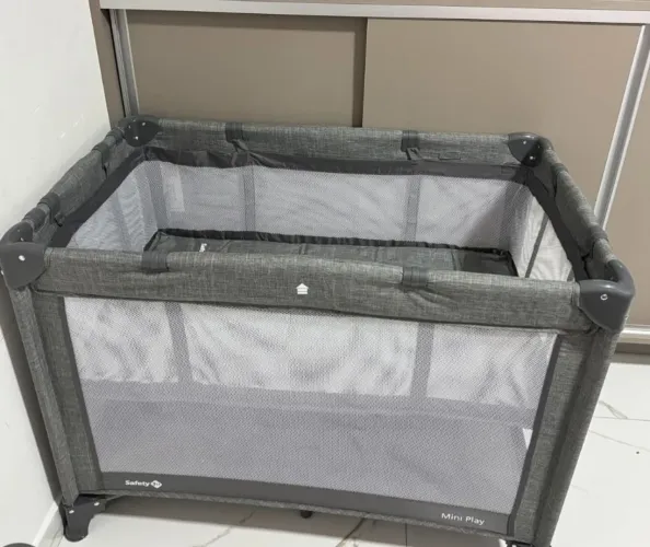 Berço chiqueirinho portátil da Safety