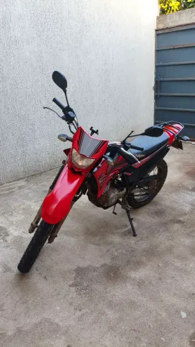 Yamaha XTZ 125 ano 2012 partida elétrica freio a disco